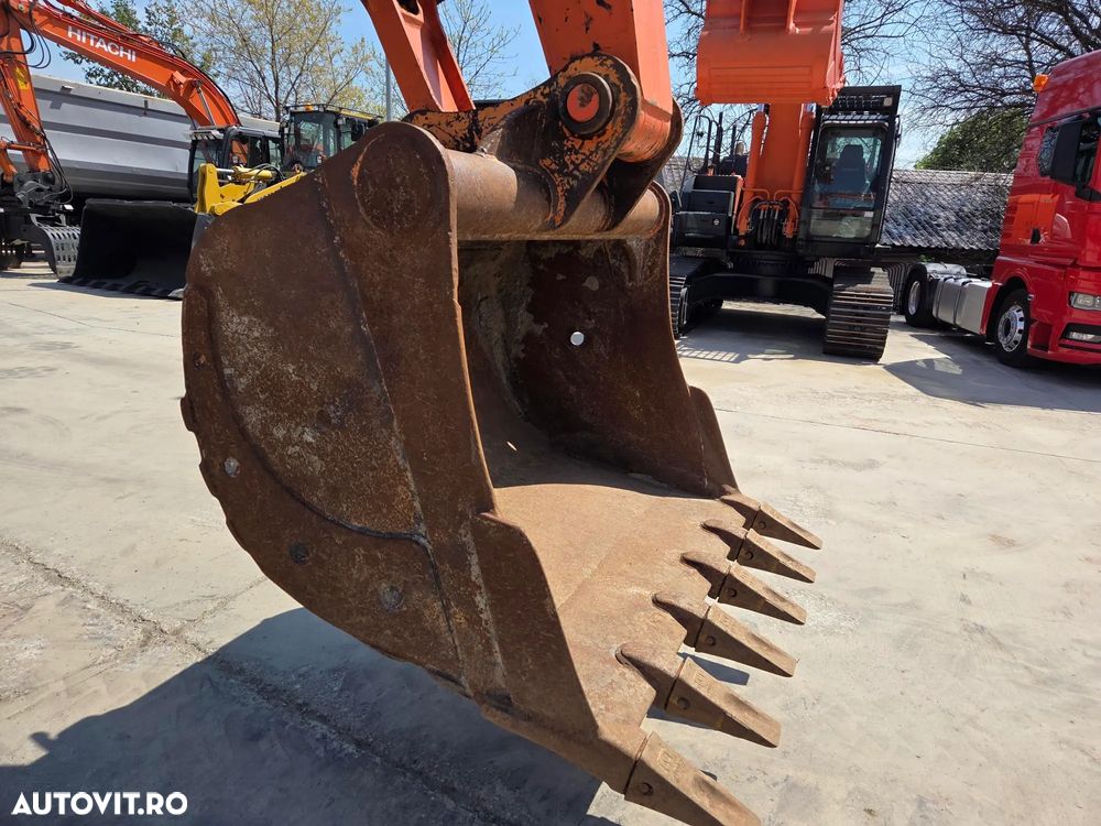 Hitachi ZX225, 23tone, cupa 1,3mc, 2006, 9.558h, Inst hidr picon pe brate, inst hidr rotire pe brate, pregatire GPS trimble, senile late, motor Isuzu 6 cilindri 143CP, FOARTE BINE INTRETINUT-41900 EUR+Tva - 9