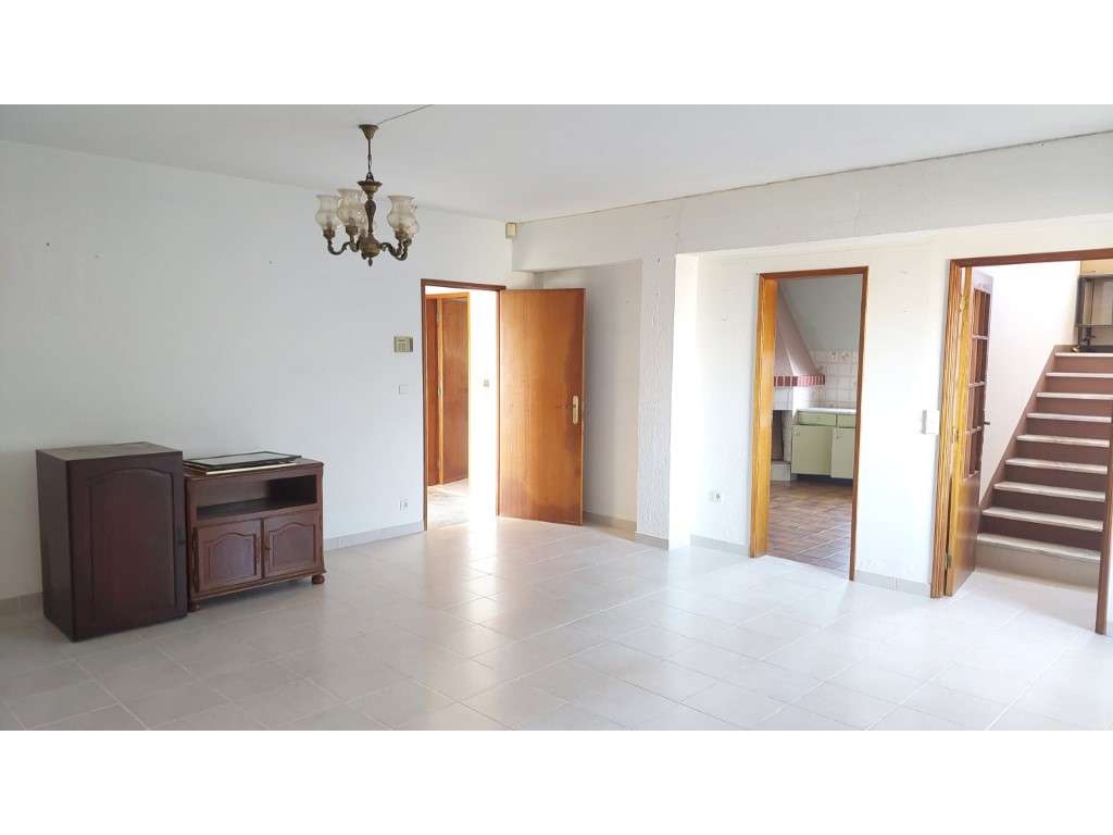 Moradia T3+3 individual no Lameiro - Carvide - Grande imagem: 2/45