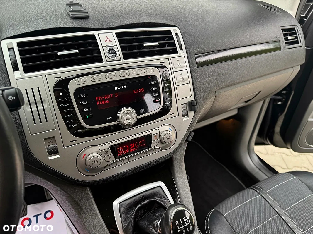 Ford Kuga 2.0 TDCi 2x4 Titanium - 32