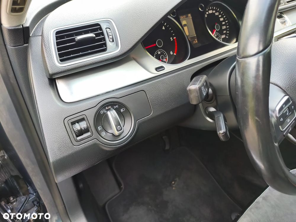 Volkswagen Passat 2.0 TDI 4Motion DSG BlueMotion Tech Exclusive - 15
