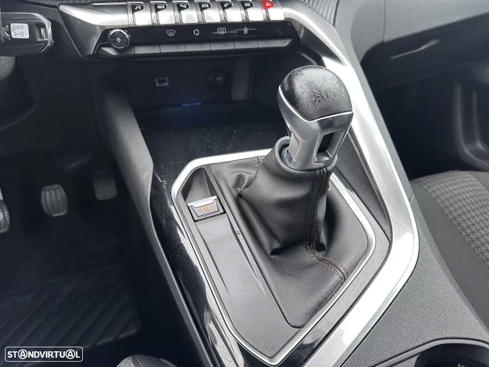 Peugeot 5008 1.2 PureTech Allure Pack - 48