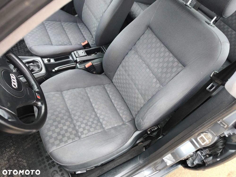 Audi A6 Limousine 2.5 TDI Quattro - 14