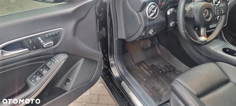 Mercedes-Benz CLA 250 4Matic 7G-DCT UrbanStyle Edition - 27