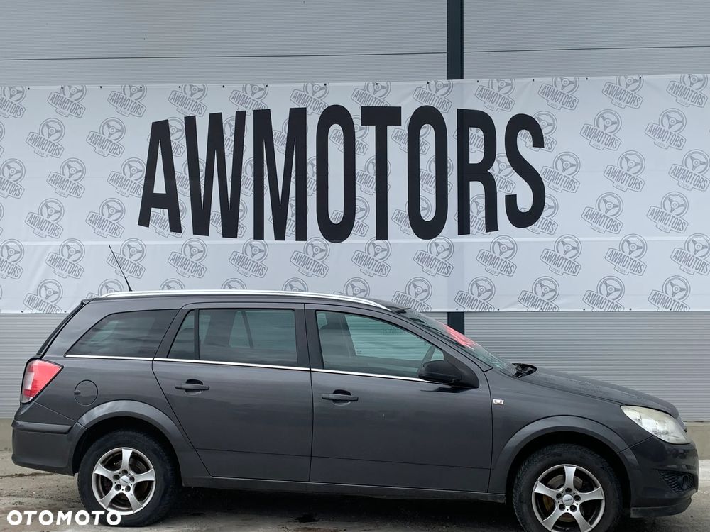 OPEL ASTRA 2009 *SAMOCHÓD NA CZĘŚCI* MASKA, LAMPA, DRZWI, LUSTERKO, ZDERZAK, GRILL, BŁOTNIK, KLAPA, BELKA, DESKA, FOTELE, KANAPA, ĆWIARTKA KIEROWNICA, TARCZE, ZACISKI, ZAWIESZENIE, KOMPLETNY PRZÓD, KOMPLETNY TYŁ, LICZNIK, ZEGARY, PRAWE LEWE PRZÓD TYŁ - 1