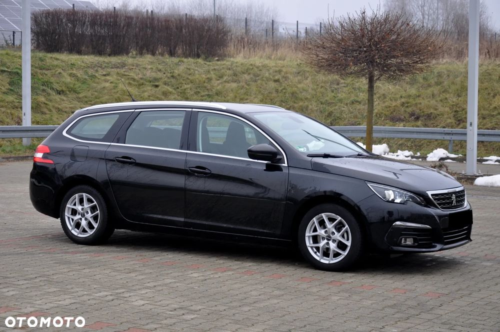 Peugeot 308 BlueHDi 130 EAT8 Black Edition - 11