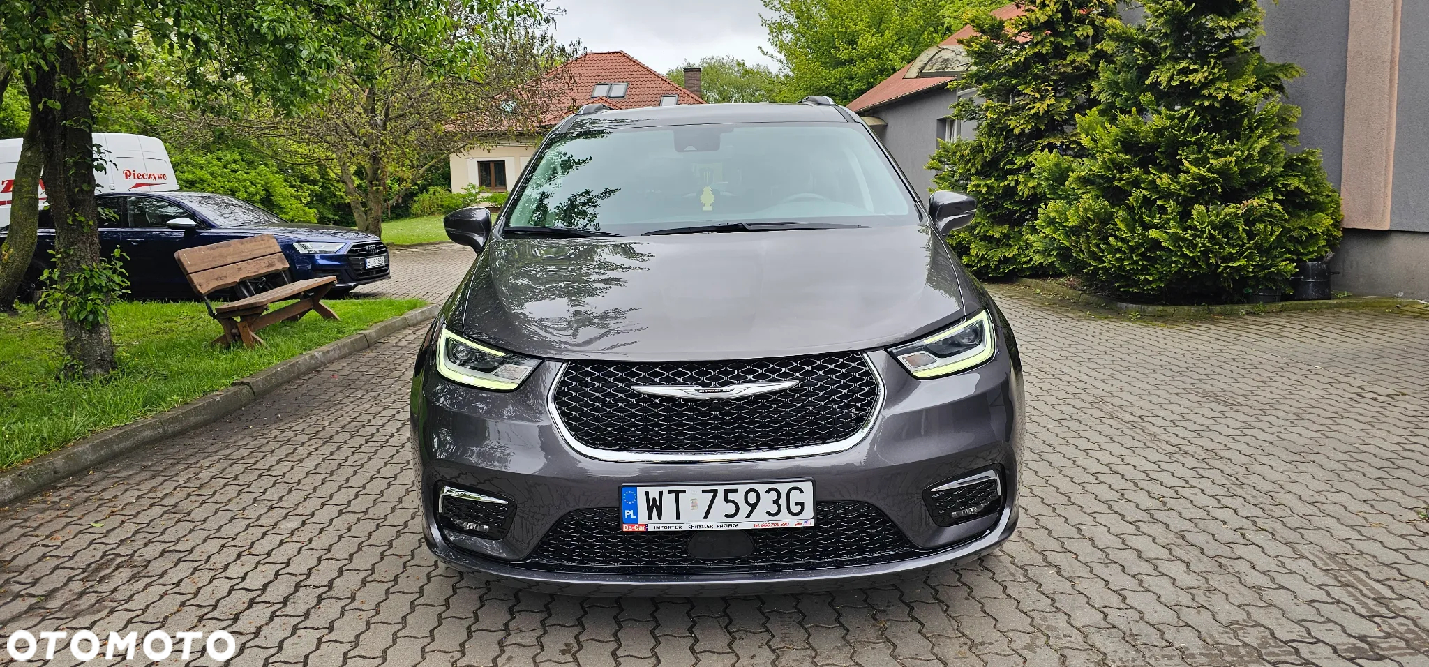 Chrysler Pacifica - 30