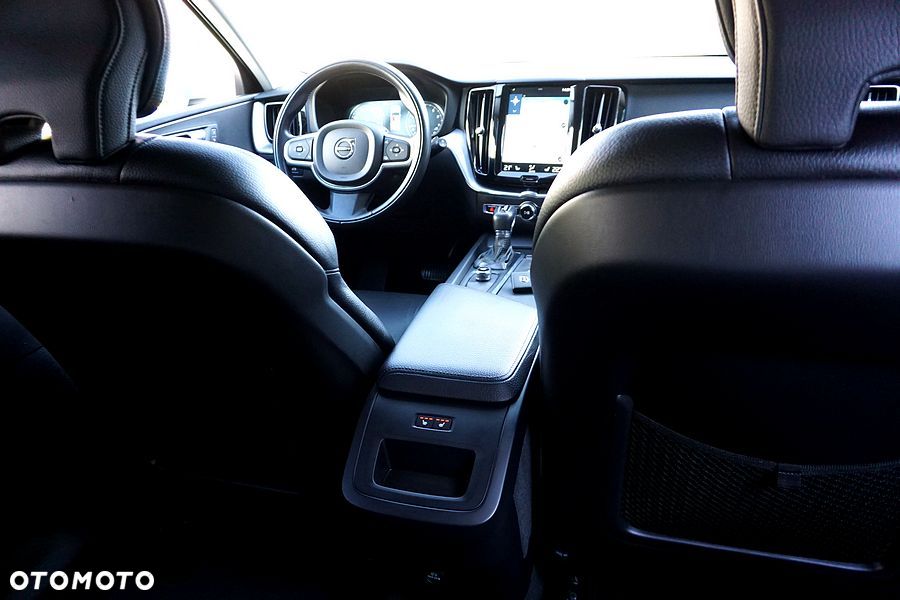 Volvo XC 60 T5 Geartronic RDesign - 25