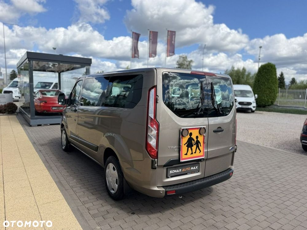 Ford Tourneo Custom - 5