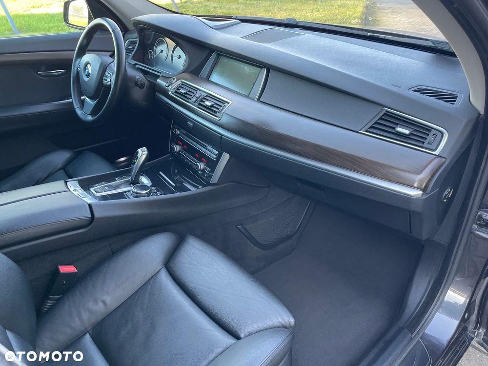 BMW Seria 5 530d xDrive Sport-Aut - 18