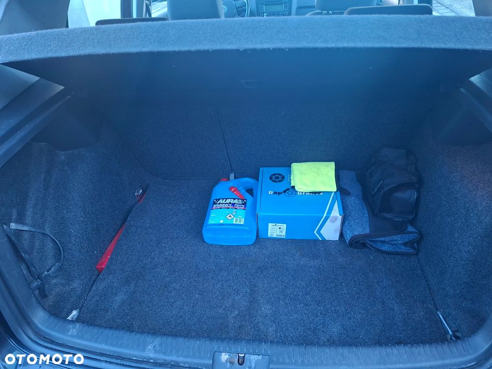 Volkswagen Golf 1.6 FSI Comfortline - 15