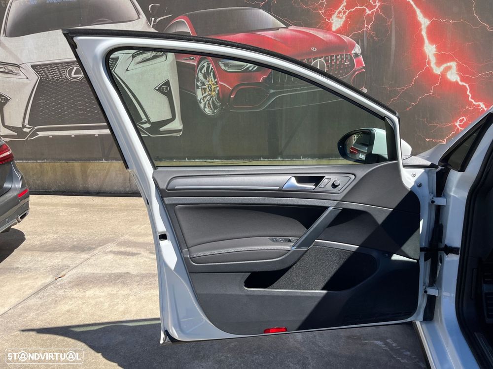 VW Golf 1.4 GTE Plug-In-Hybrid DSG - 12