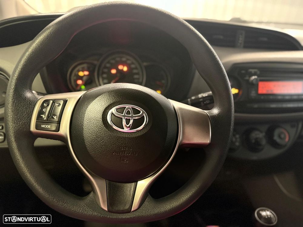 Toyota Yaris Bizz 1.4 D-4D AC - 4