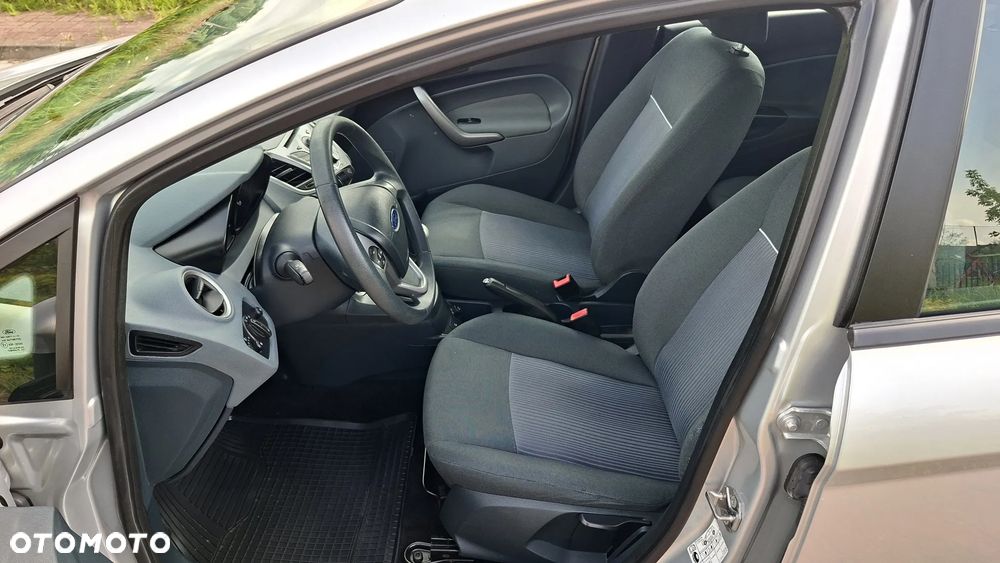 Ford Fiesta 1.25 Champions Edition - 24