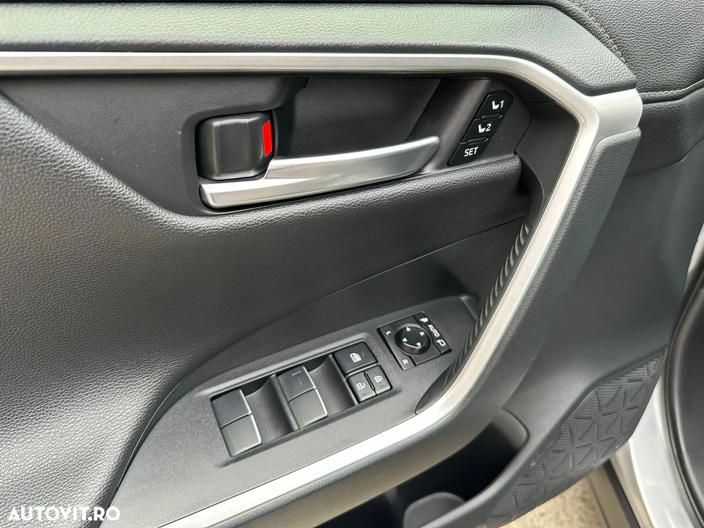 Toyota RAV4 - 12