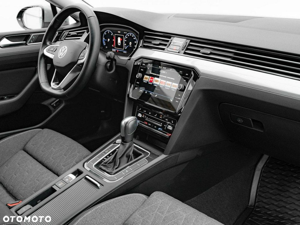 Volkswagen Passat - 35