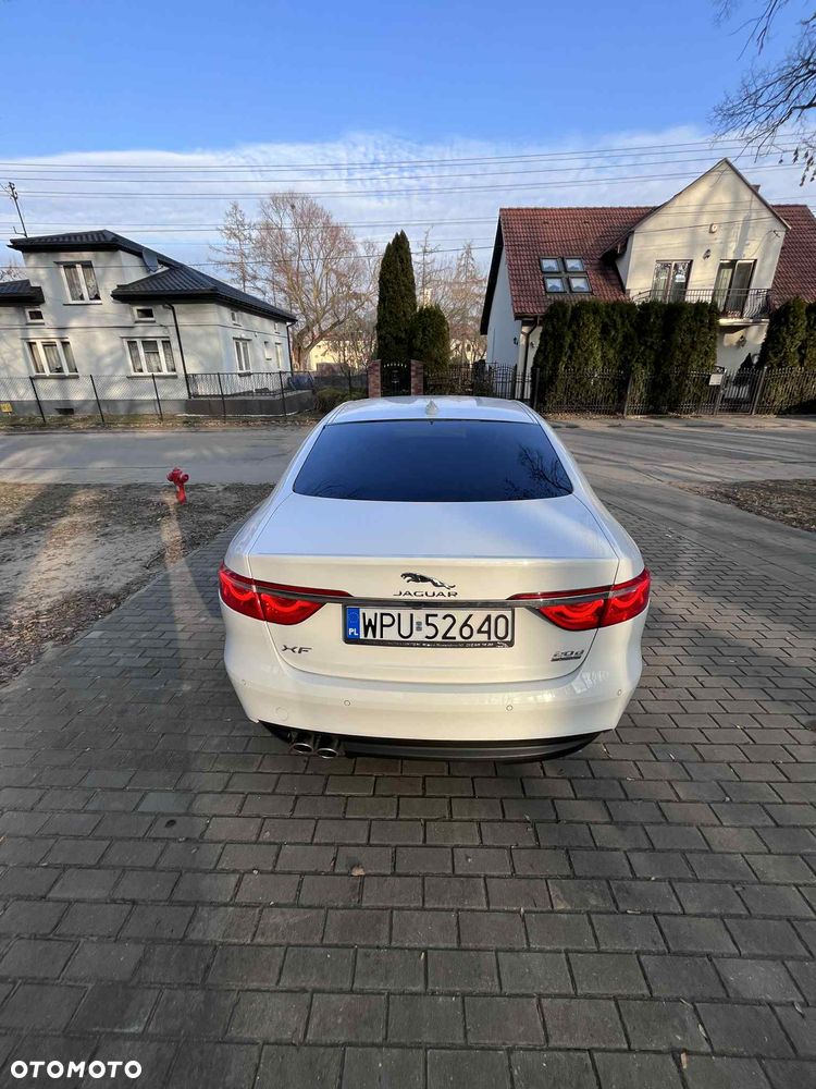 Jaguar XF 2.0 i4D AWD Prestige - 4