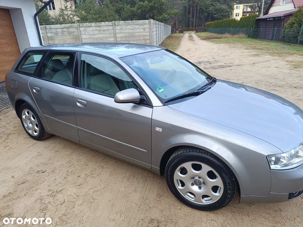 Audi A4 Avant - 25