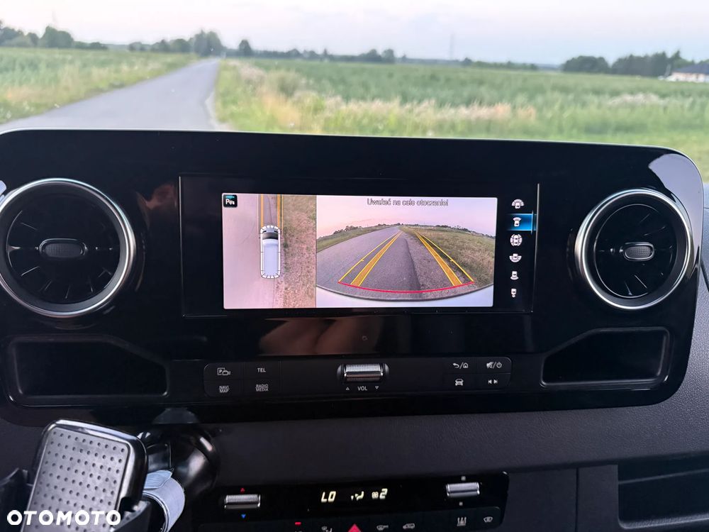 Mercedes-Benz Sprinter - 24