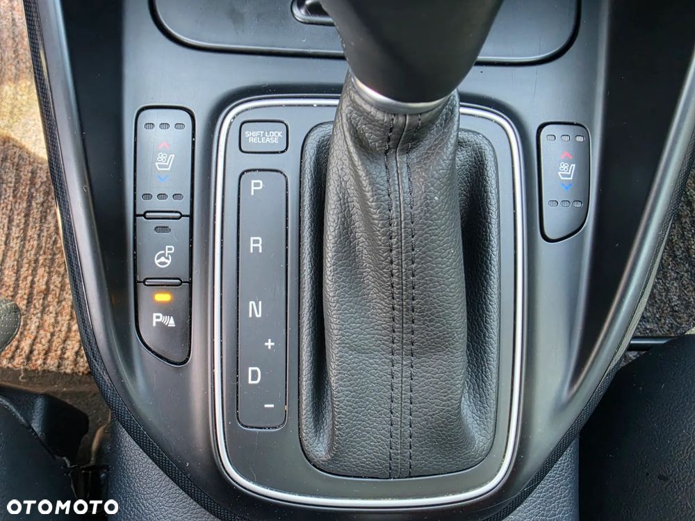 Kia Carens 2.0 GDI L - 27