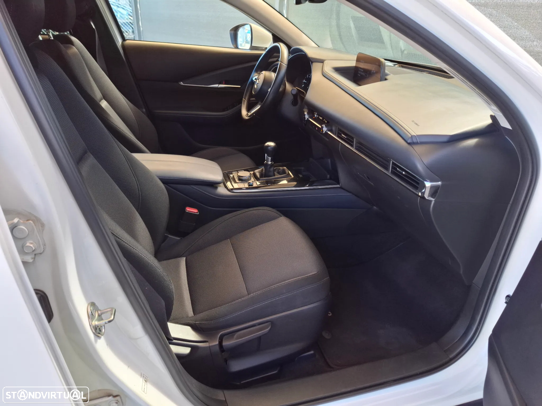 Mazda CX-30 1.8 Sky-D Evolve i-Active - 38