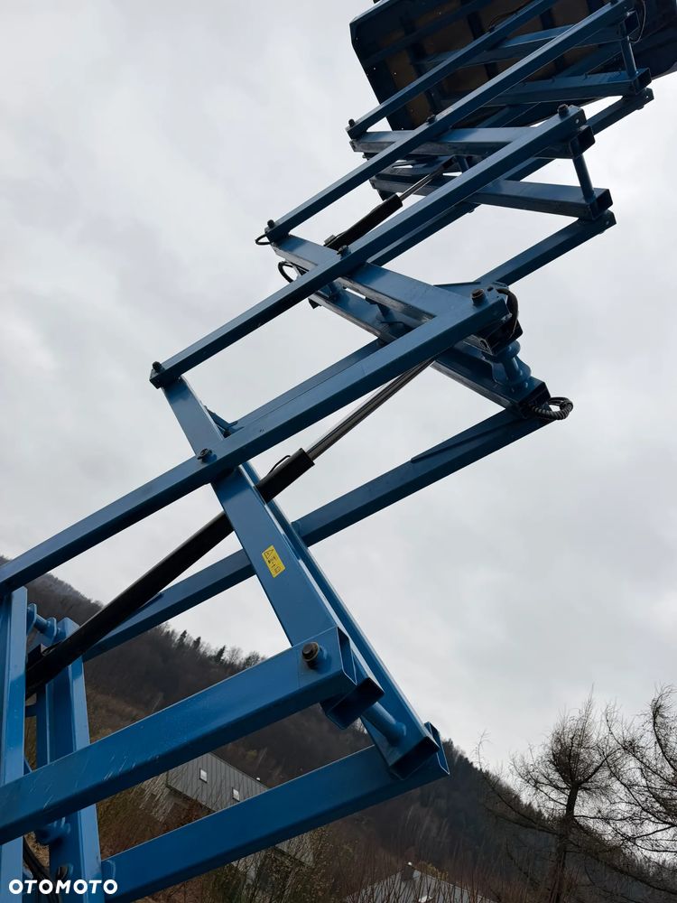 Genie Zwyżka Terenowa GS-4069RT Podnośnik Nożycowy Dźwig 14,5 metra jak Nowa z salonu! 1300 mtg. 2016 rok, Fabryczna przetwornica! 2x Gniazdo 230v góra dół. Pochodzi z Norweskiego urzędu Komuny. Zadbana! 4x4 Silnik Kubota. Zero Luzów i wycieków. Aktualne Serwisy DEKRA BMWT. Wysuwany Balkon. Sterowana z dołu i góry. Okazja Tanio !! Dokumentacja! Bez DPF, adBLUE - 36