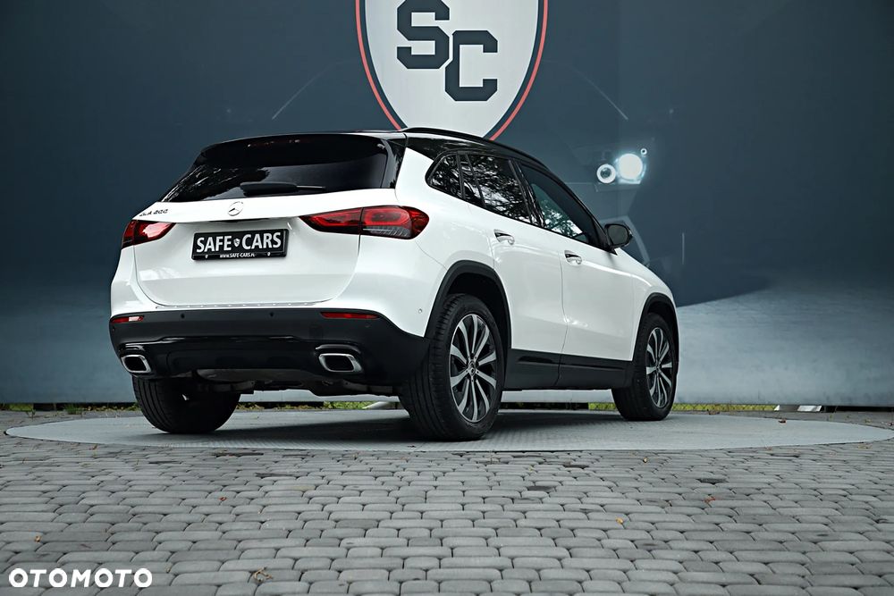 Mercedes-Benz GLA 200 Style - 12