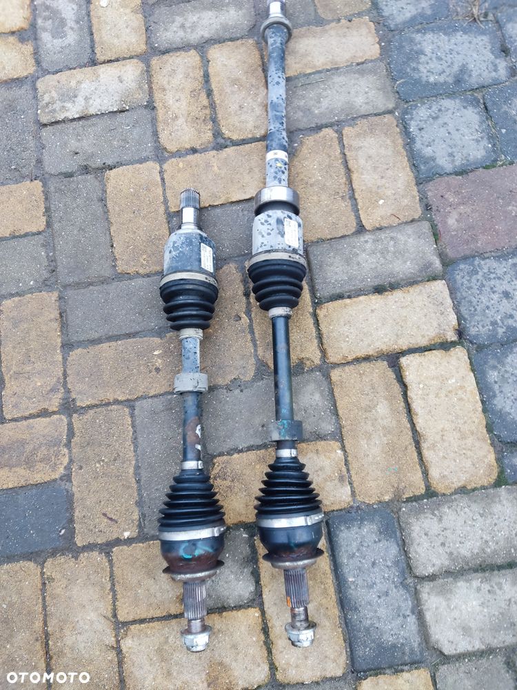 Półoś PRAWA Lewa  komplet MAZDA CX3 1,5D skrzynia biegów manualna LW F5