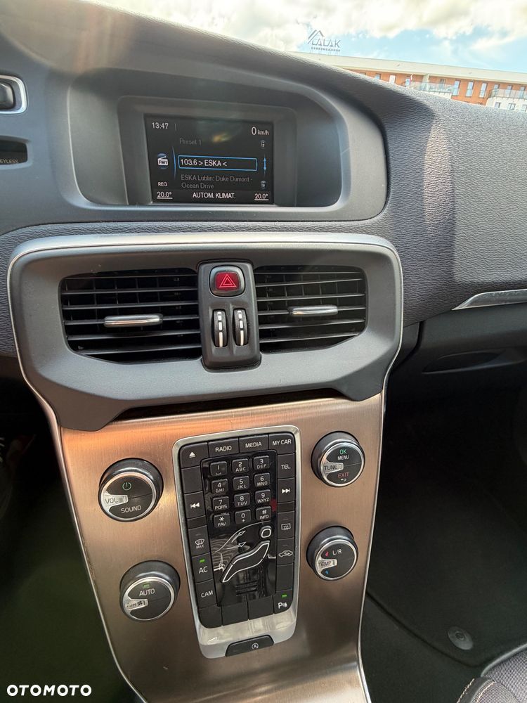 Volvo V40 Cross Country D2 Momentum - 16