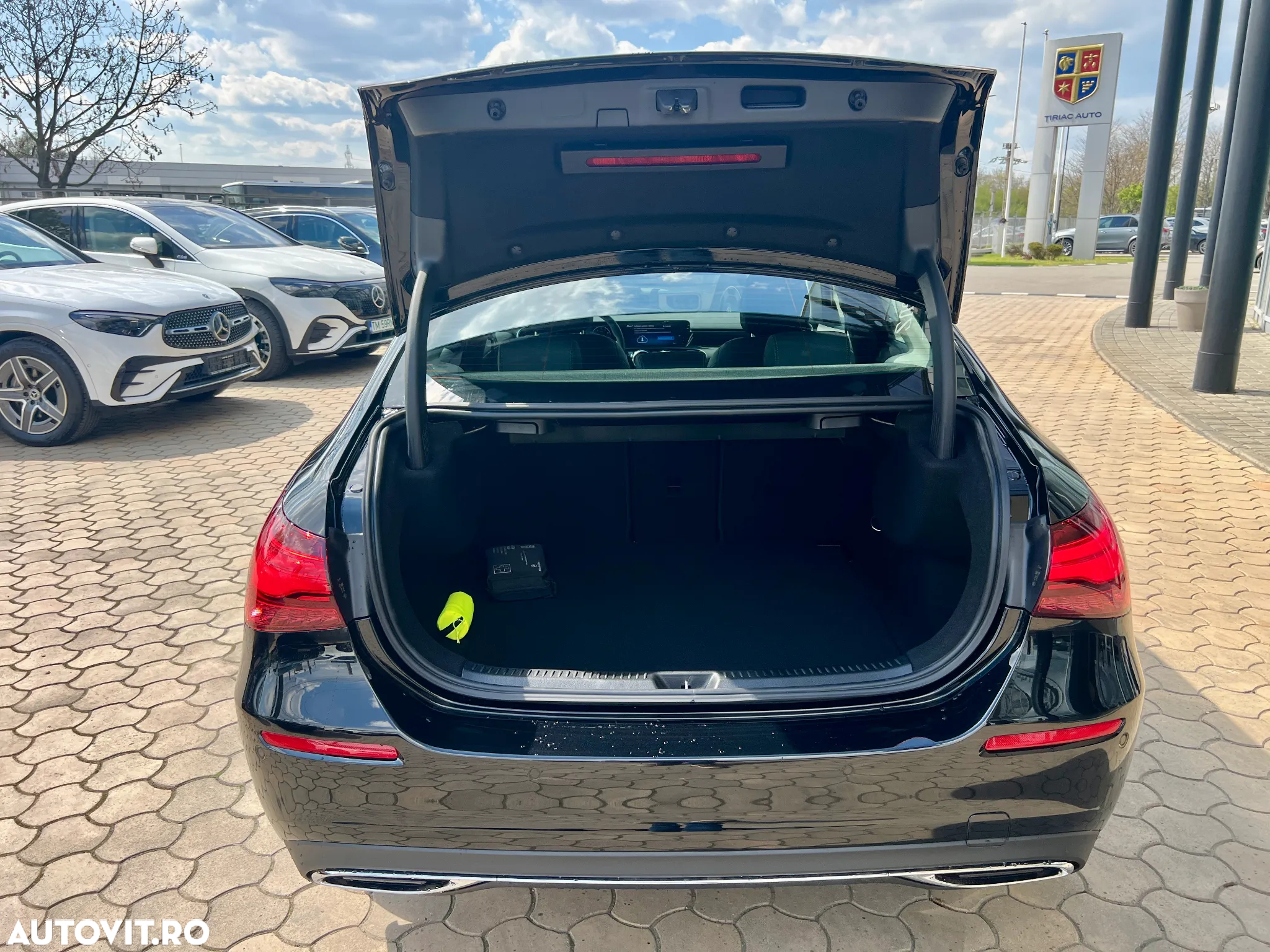 Mercedes-Benz A 180 MHEV 7G-DCT Sedan - 12