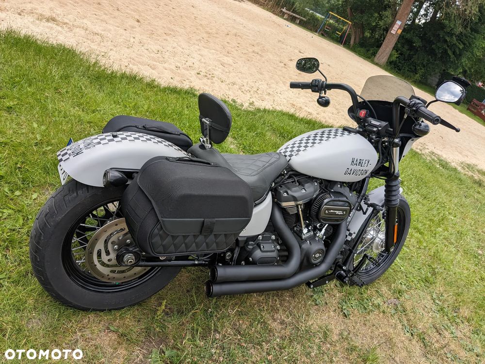 Harley-Davidson Softail Street Bob - 5