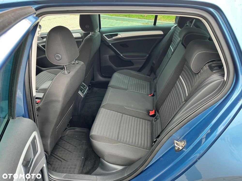 Volkswagen Golf - 9