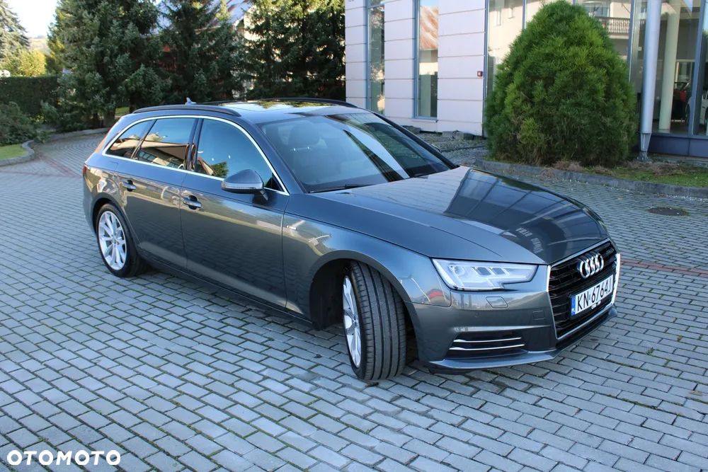 Audi A4 Avant 40 TFSI Sport - 4