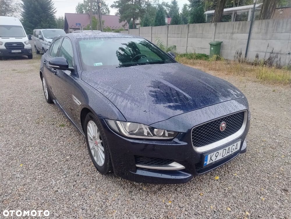 Jaguar XE 2.0 D R-Sport - 3