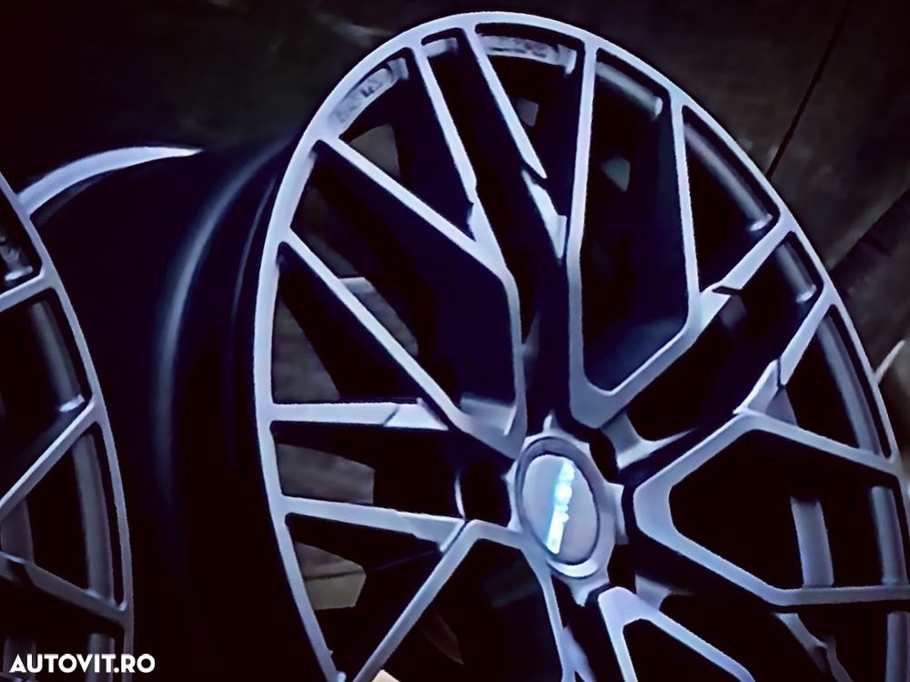 Audi A4 2.0 T FSI multitronic - 14