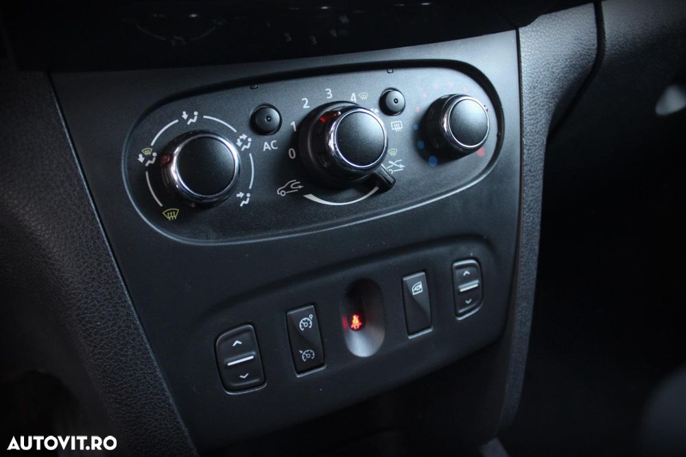 Dacia Logan TCe 90 Laureate - 12