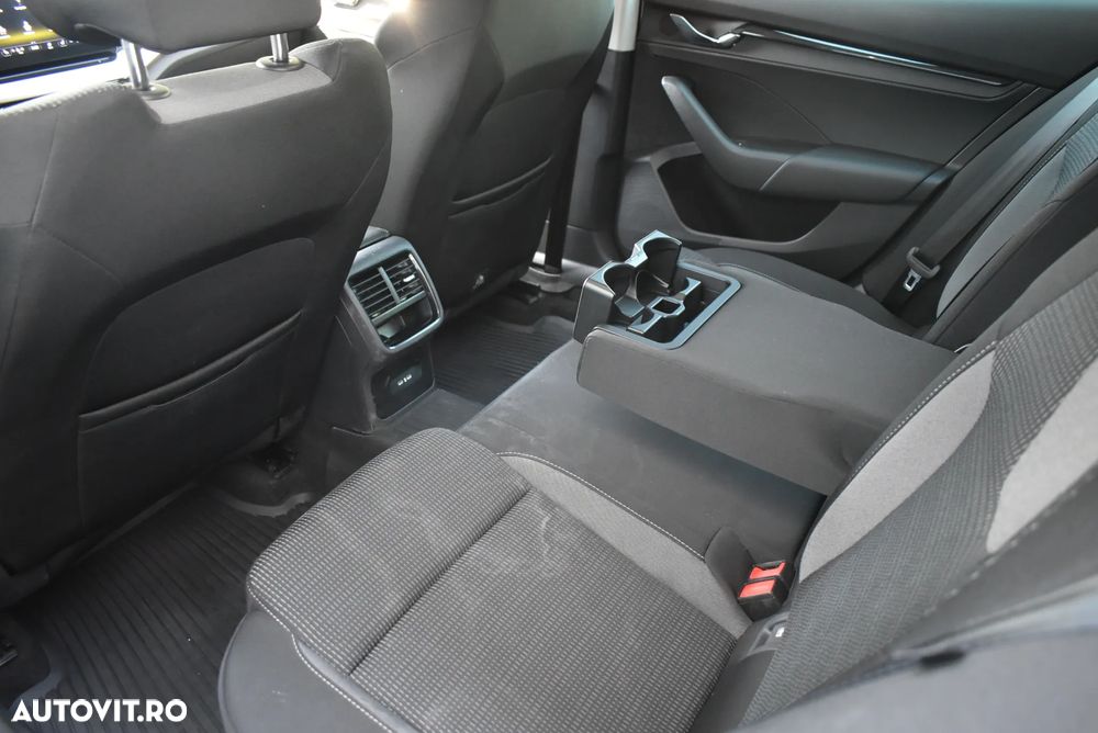 Skoda Octavia 2.0 TDI DSG Ambition - 18