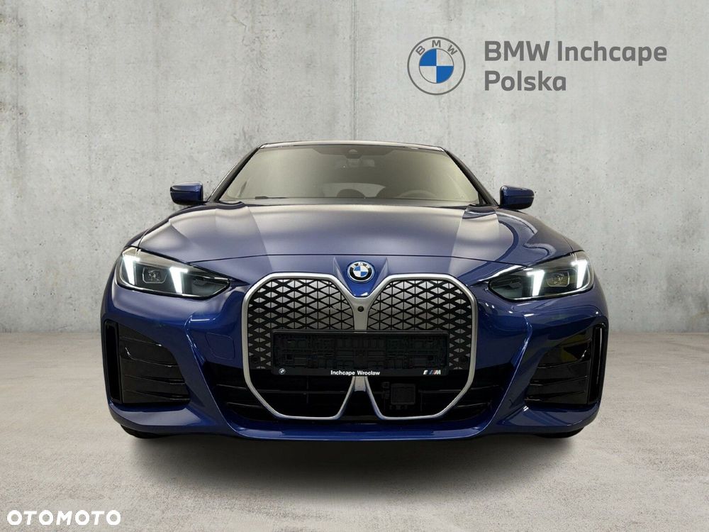 BMW i4 - 8