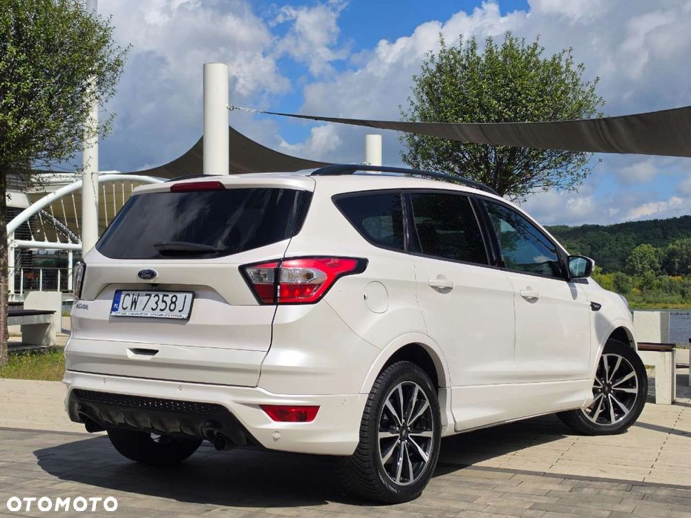 Ford Kuga - 36