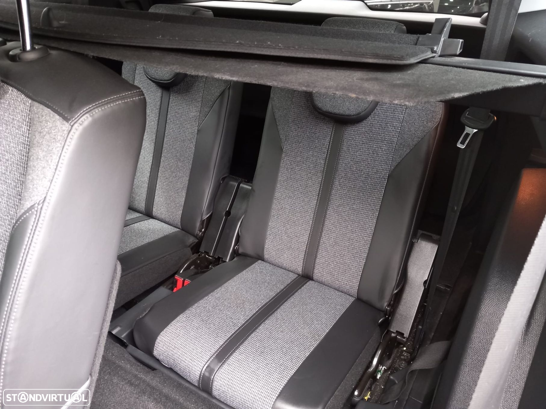 Peugeot 5008 1.5 BlueHDi Allure EAT8 - 23