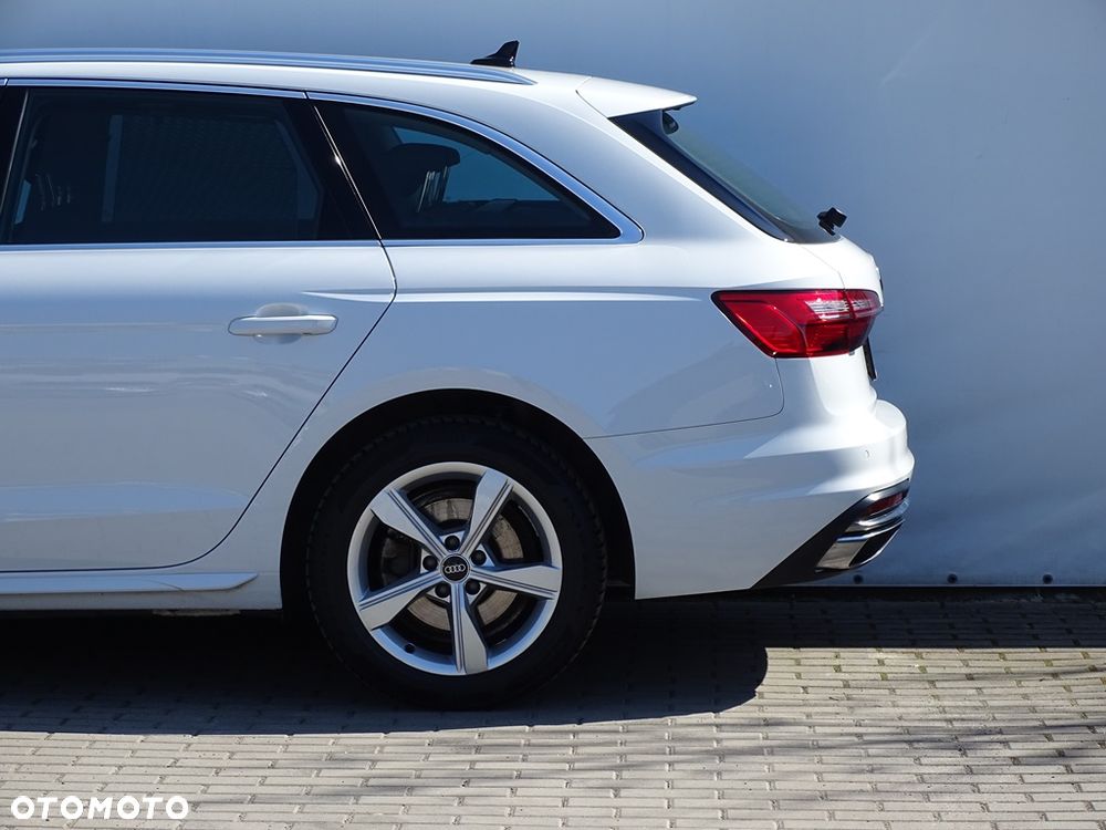 Audi A4 Avant 40 TFSI quattro S tronic advanced - 9