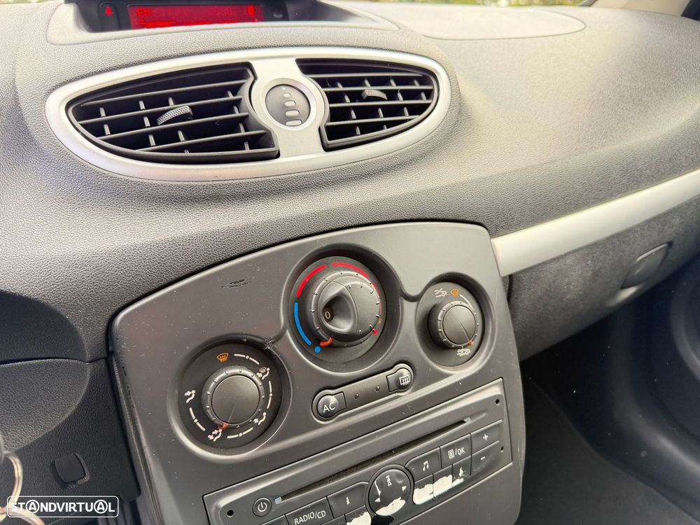 Renault Clio - 7