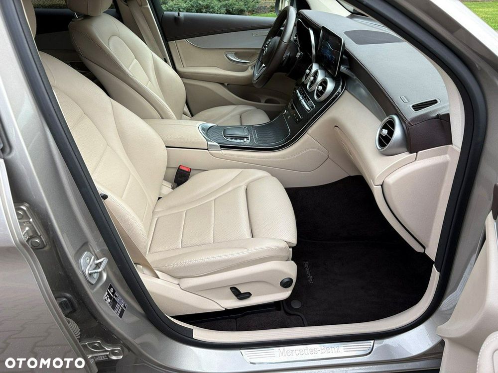 Mercedes-Benz GLC - 16