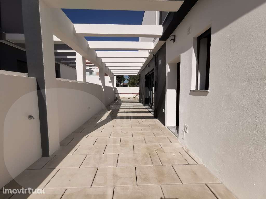 MoradiaT3 Nova, Quinta das Laranjeiras, Fernão Ferro - Grande imagem: 3/36