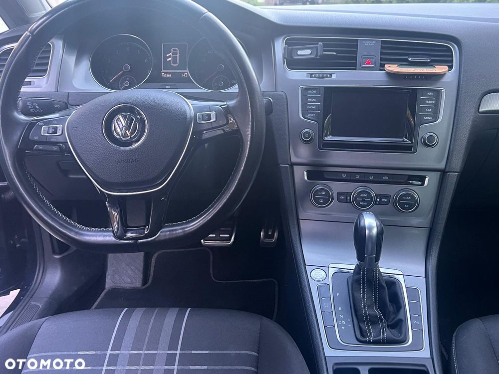 Volkswagen Golf 1.4 TSI BMT Comfortline DSG - 19