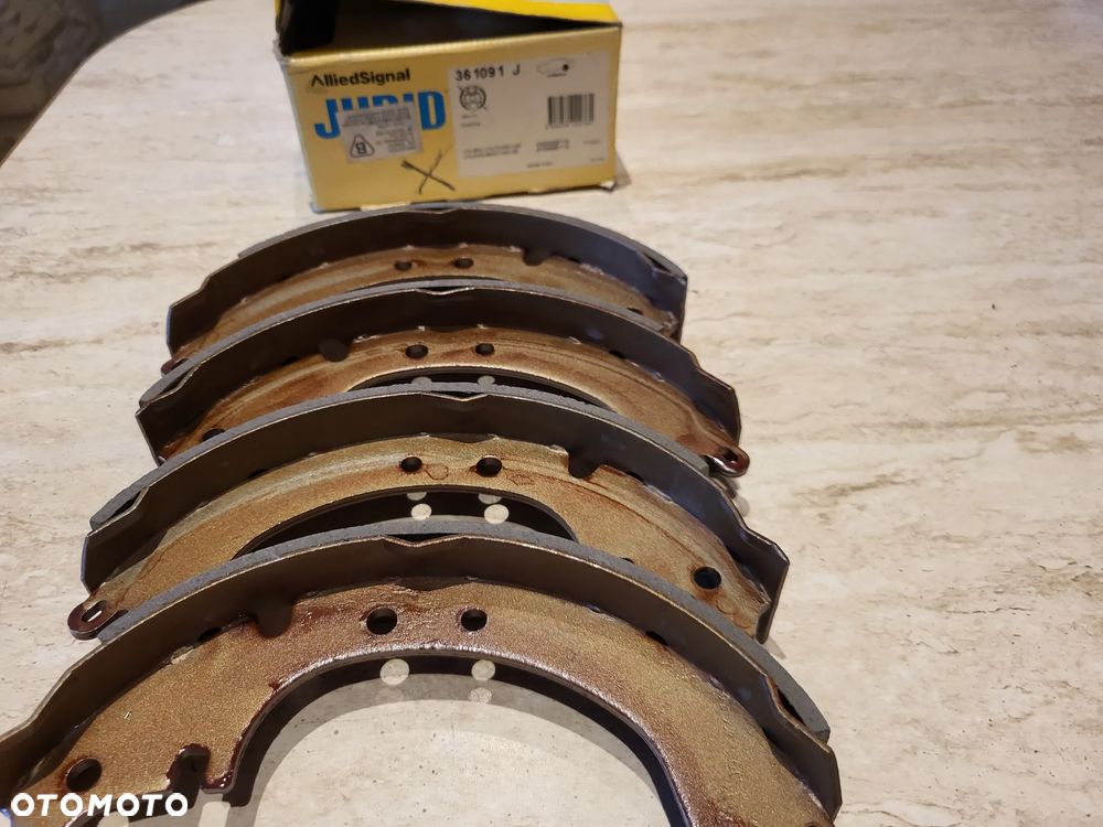 Szczęki hamulcowe  229x41 DAIHATSU CHARMANT; TOYOTA CARINA II, CARINA III, CELICA, CHASER, COROLLA, CORONA, CRESSIDA, LITEACE, TOWN ACE 1.3-2.4D 11.73-04.95 - 1