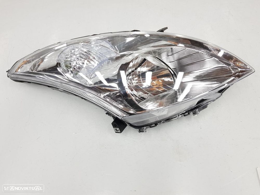 FAROL DIREITO SUZUKI SWIFT BERLINA RSMZ - 1