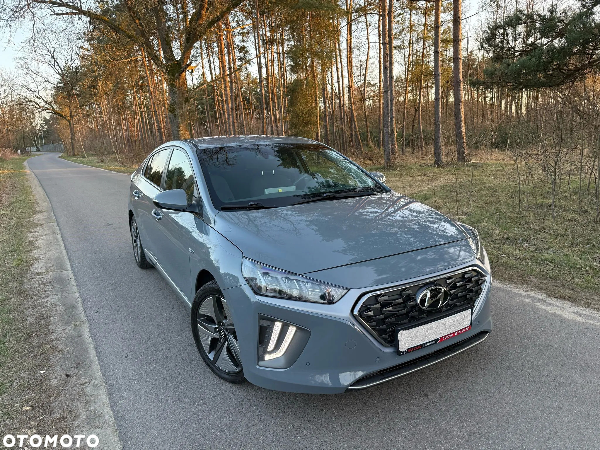 Hyundai IONIQ hybrid Business - 4