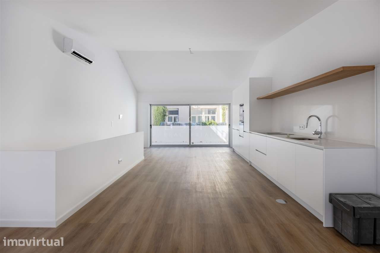 Marquês | Moradia Triplex T3+1 com 2 Garagens e Varandas - Grande imagem: 5/24