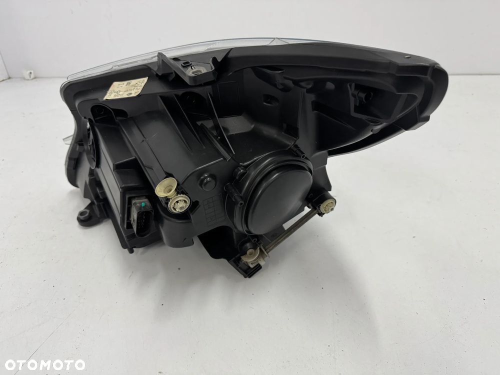 LAMPA PRAWA MERCEDES V KLASA W447 ILS 2019- - 6