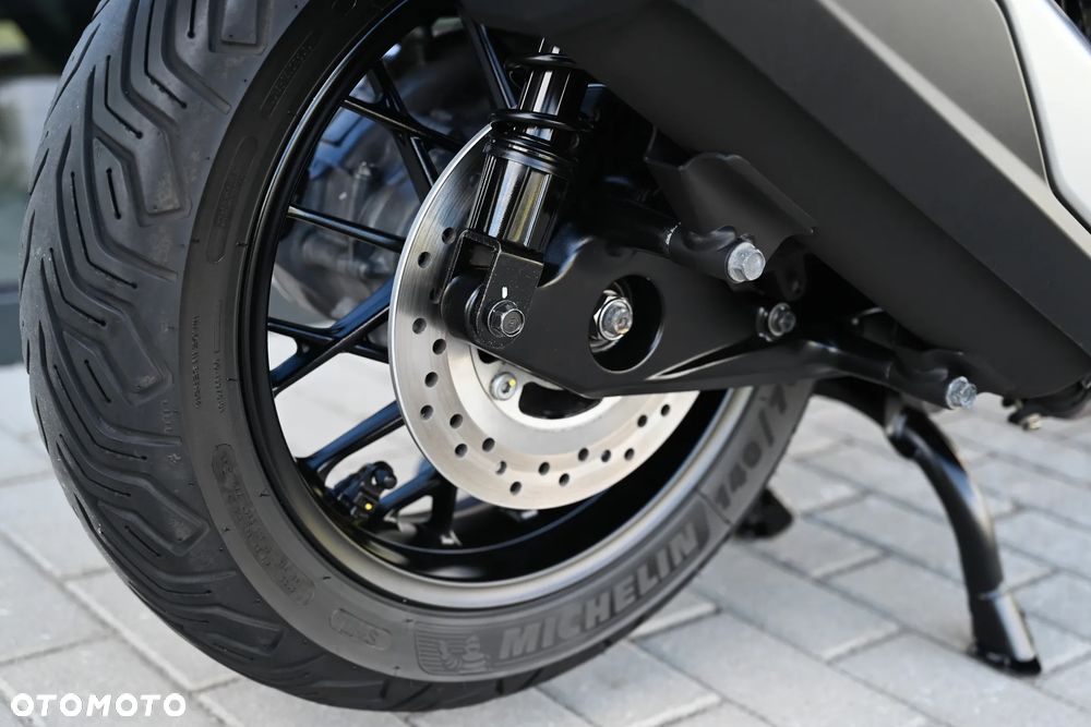 Honda ADV350 - 37